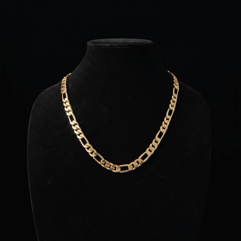 18ct Gold 24 61cm 10mm 3:1 Figaro Chain displayed on a black velvet bust.