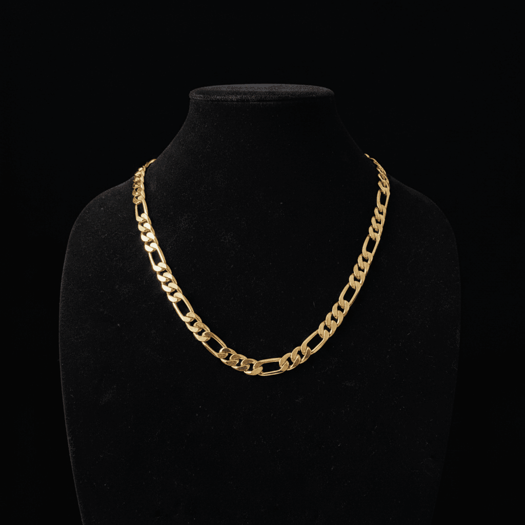 18ct Gold 24 61cm 10mm 3:1 Figaro Chain displayed on a black stand.