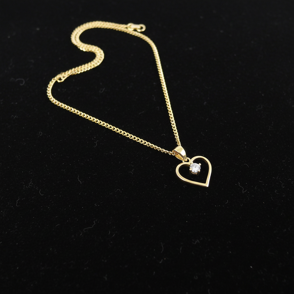 9ct Gold CZ Heart Pendant V1 Clean