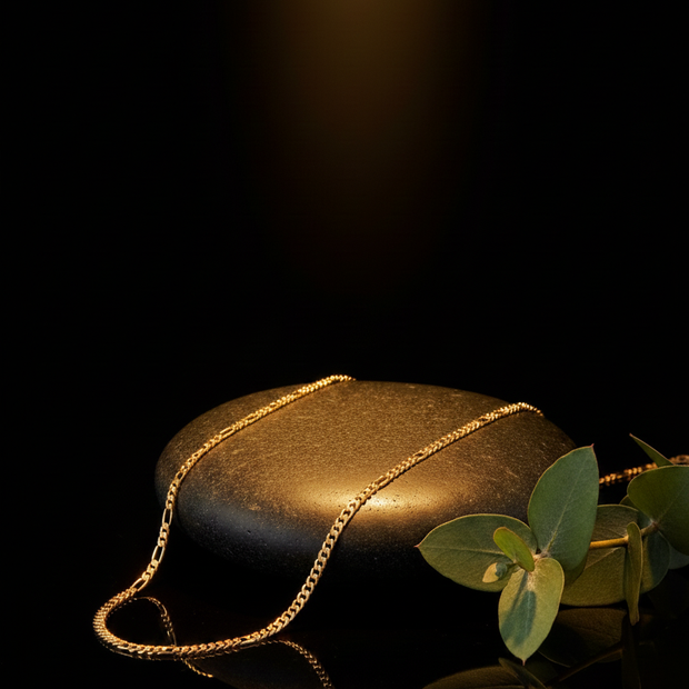 Figaro Chain — Botanical Natural Light