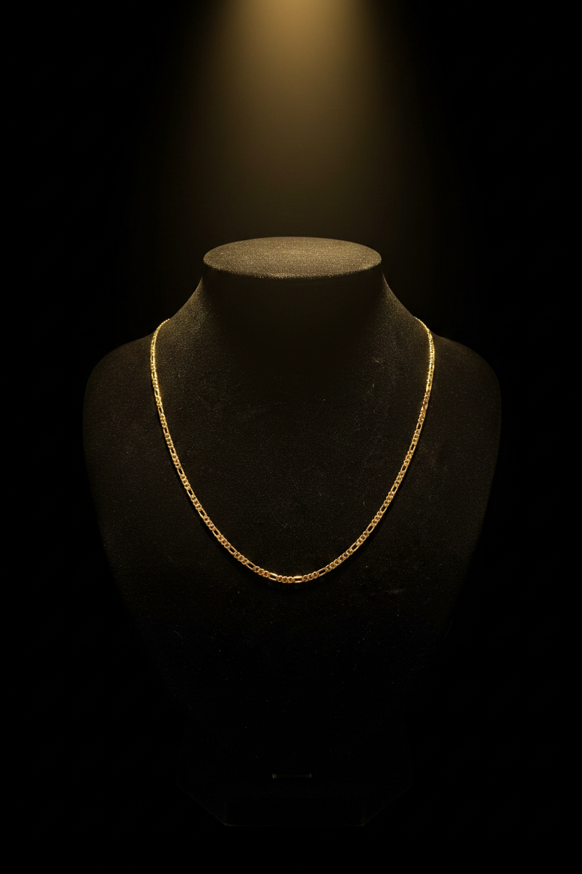 Figaro Chain — Bust Spotlight