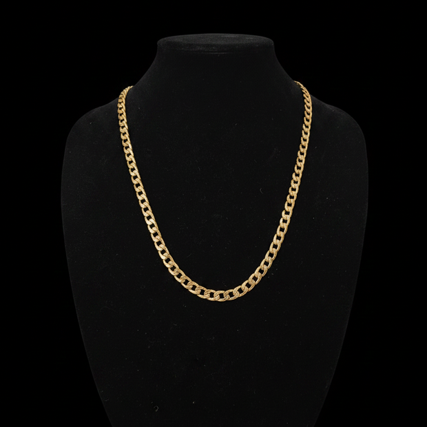 Gold Pattern Link Chain — Correct Scale Bust