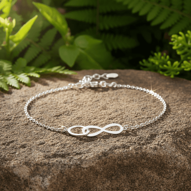Italian 925 Sterling Silver 19cm Circle of Infinity Bracelet - DP Online