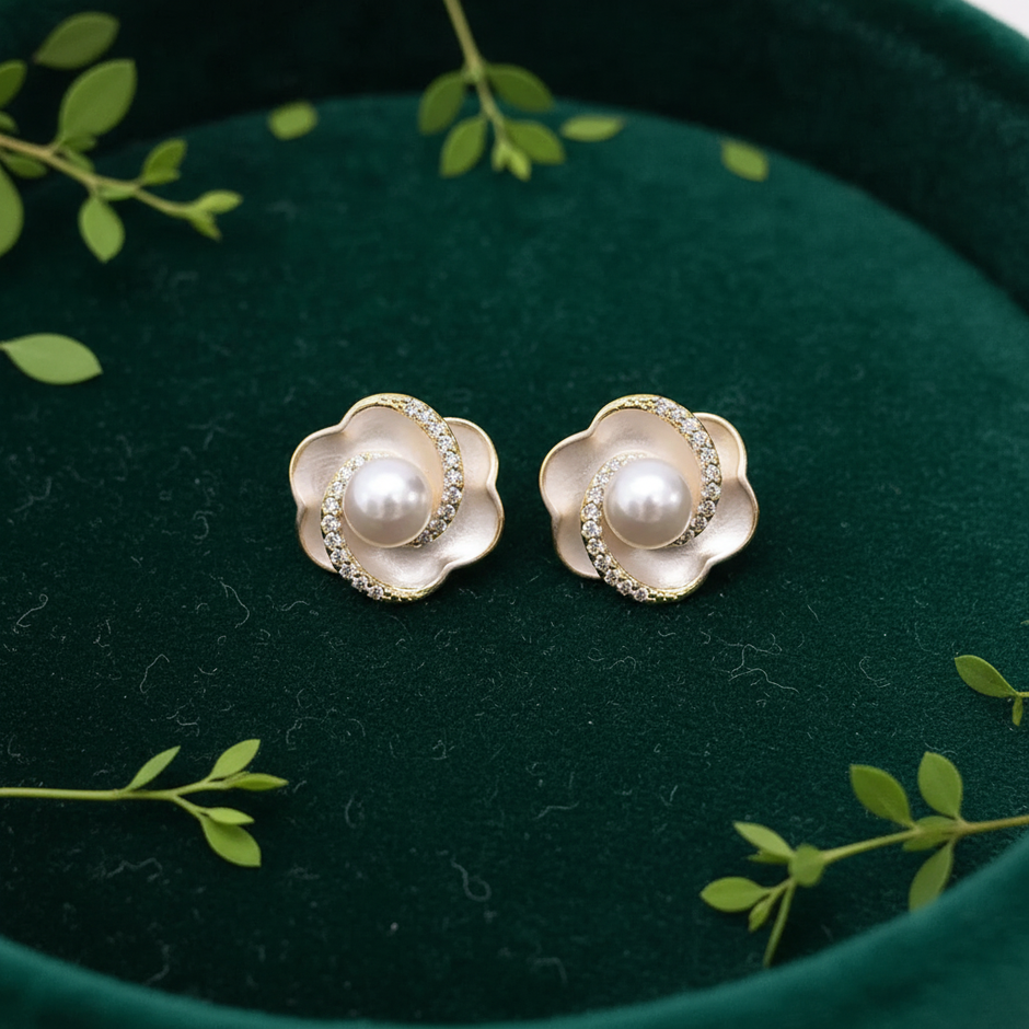 Pearl Earrings - Greenery