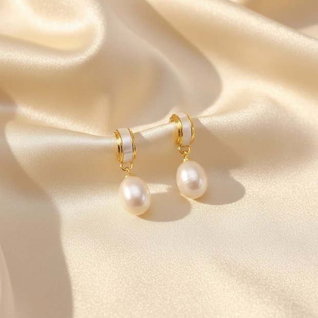 Pearl Necklace — Champagne Silk Minimal Prompt