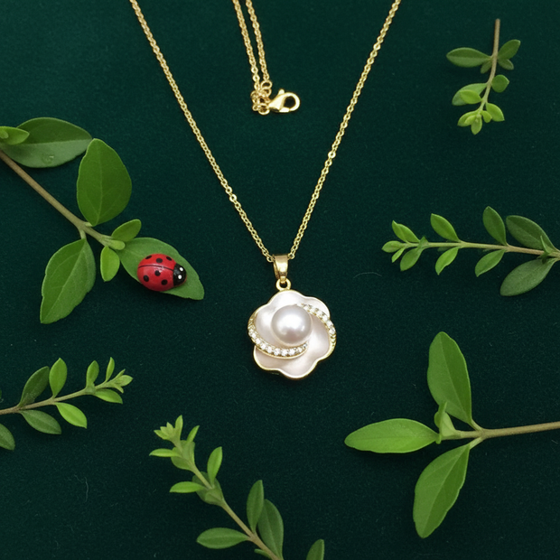 Pearl Necklace - Greenery & Ladybug