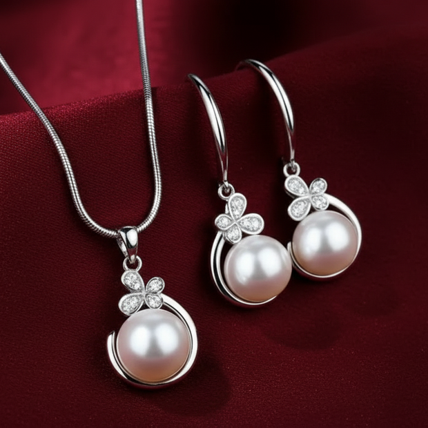 Pearl Set with Snake Chain - Blue Background