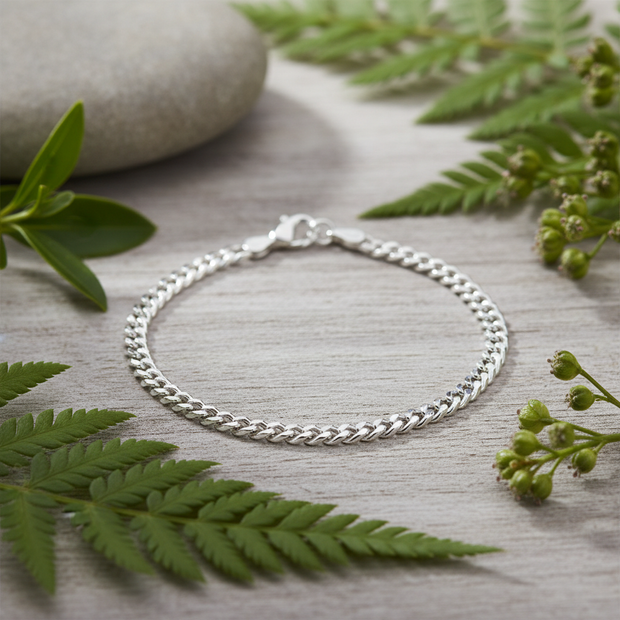 Sparkling silver bracelet with natural greenery